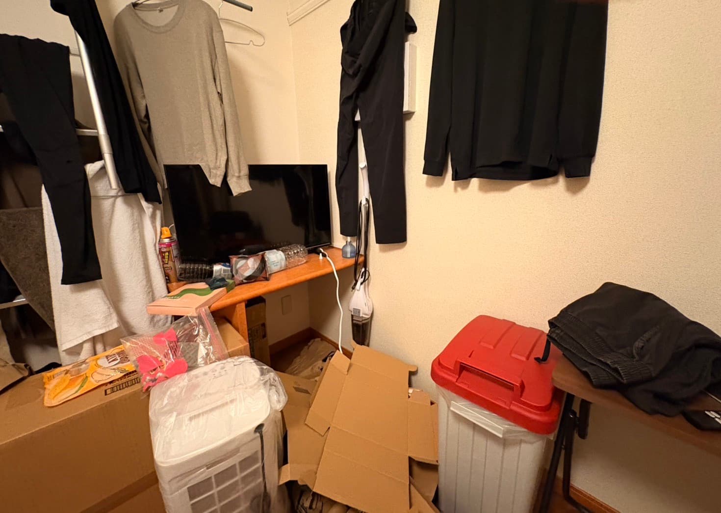 散らかった部屋 Before